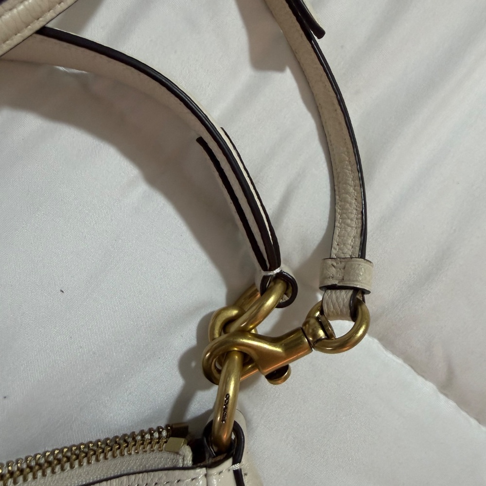 COACH Sutton crossbody shoulder bag - Picture 5 of 10